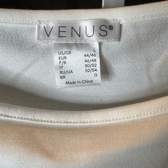 Venus White “Love” Cold-Shoulder Top with Metallic Heart (Size Large) - Picture 6 of 8